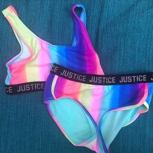 They are rainbow Justin bikini they are a size 8